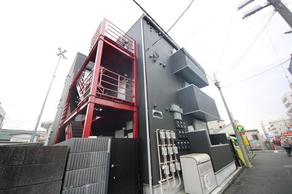 ラージフィールドの物件外観写真